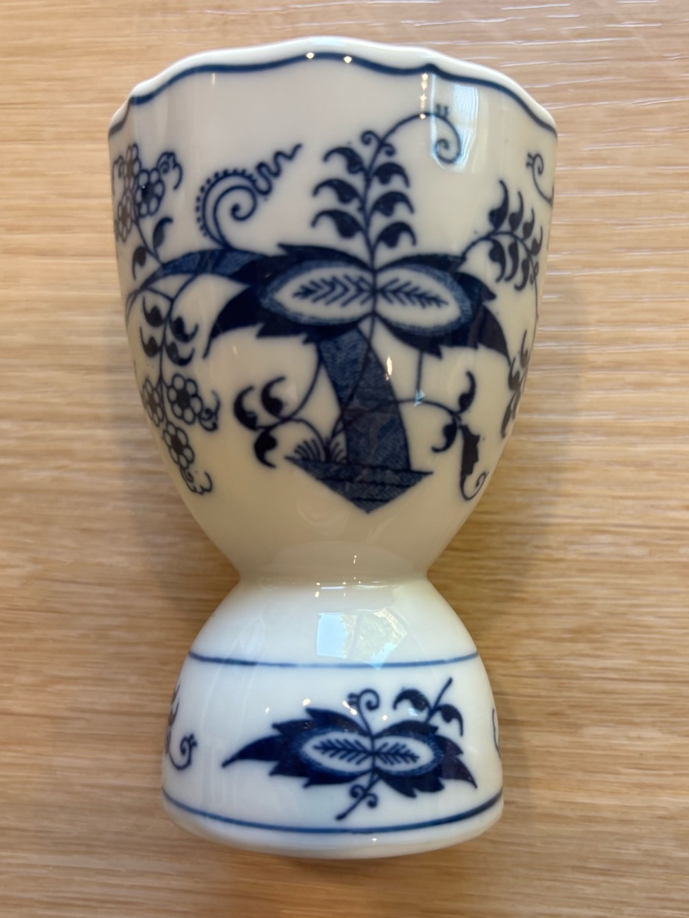 Elegant Blue Danube Double-sided pedestal egg holder.